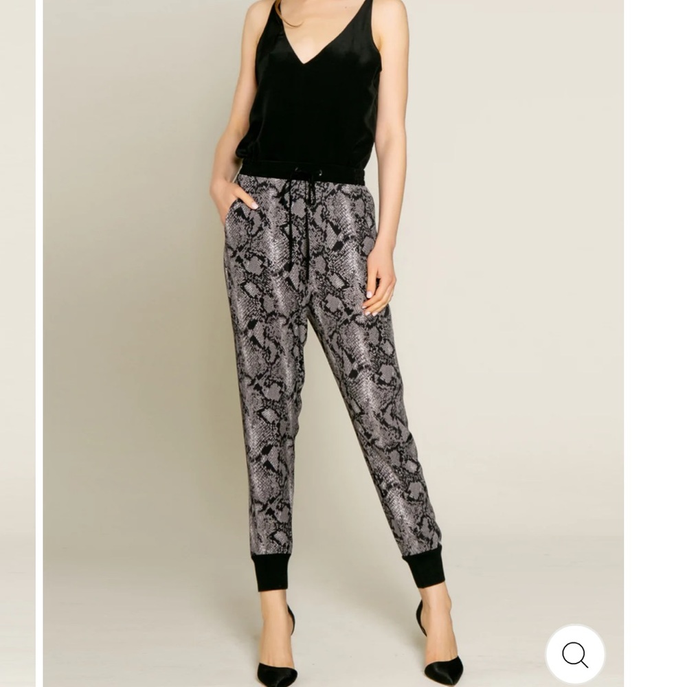 LAVENDER BROWN Black Snakeskin Print Skinny Pants (joggers)